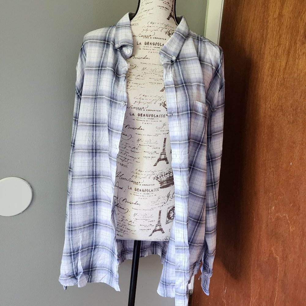 NWOT Calvin Klein Long-sleeved Casual Button Down Shirt